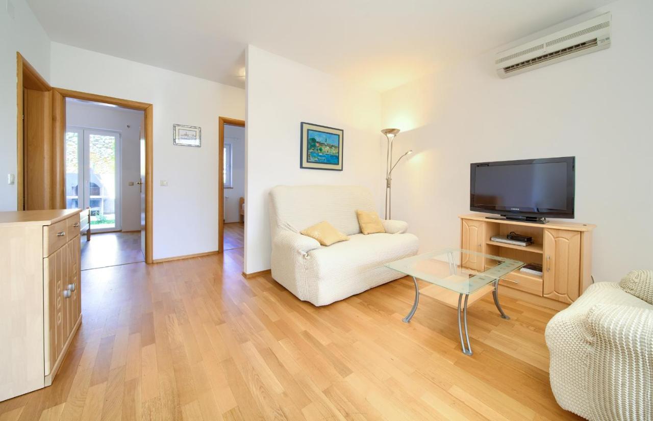 Happy Point Apartment Krk Town Exterior photo